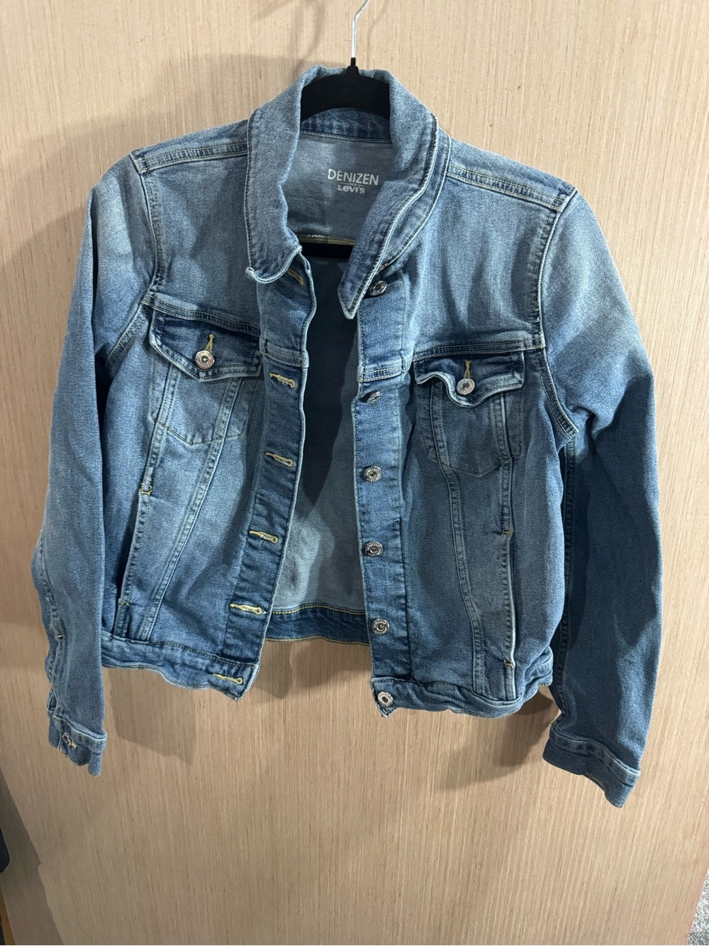 Women’s Levi's Denizen Light Blue Ombré Denim Jacket Size Medium
